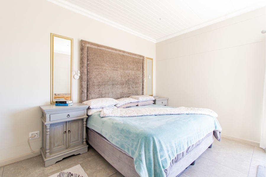 5 Bedroom Property for Sale in Da Gama Bay Western Cape